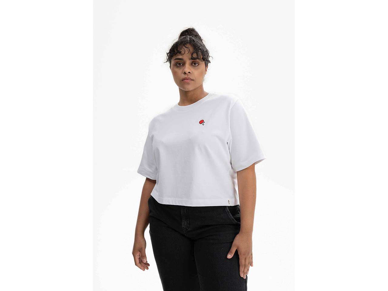 MELA Bio-Damen-T-Shirt "JOSHNA" mit Ping-Pong-Stickerei, weiß, cropped, Gr. S